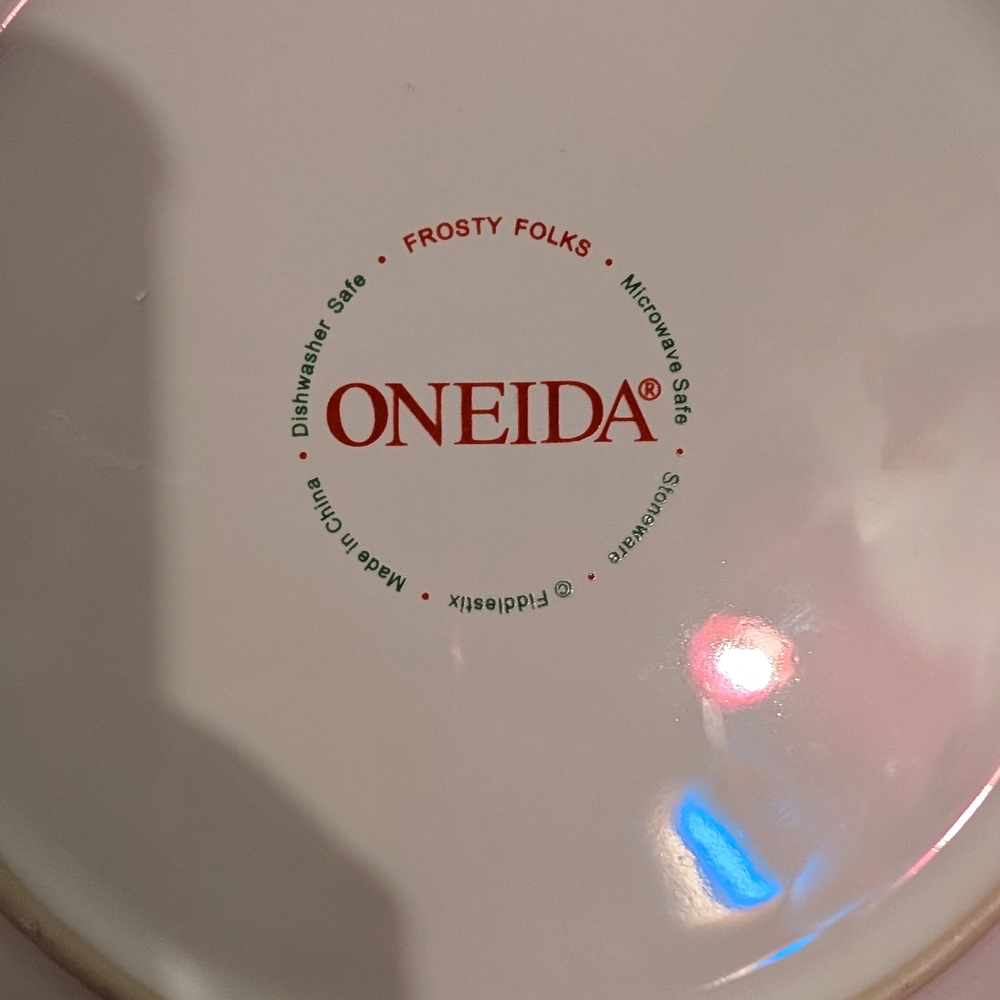 Lot of 3 (THREE) Oneida Frosty Folks Stoneware Dessert/Salad Plates - Picture 8 of 9